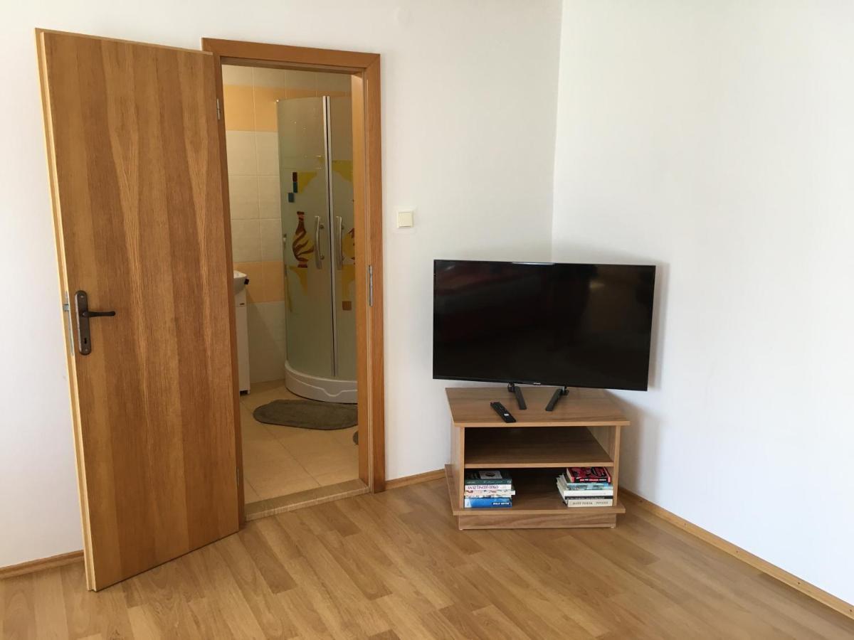 Smrecie Apartment *